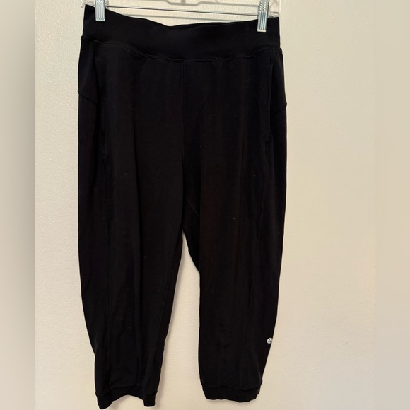 Lululemon Rejuvenate Crop *18” in Black. Size 6. - Picture 6 of 17